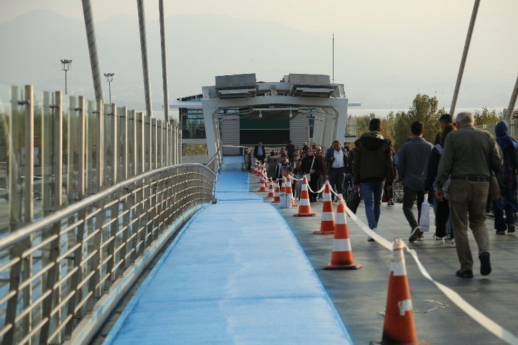 Kocaeli'de Mimar Sinan üstgeçidinde bisiklet yolu -