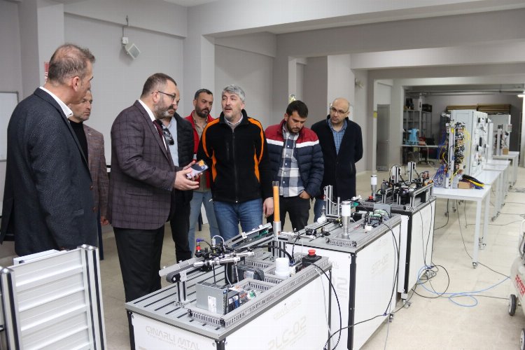 Kocaeli'den meslek lisesi öğrencilere destek -