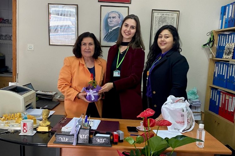 Kocaeli İzmit, kadın muhtarları unutmadı -