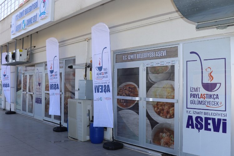 Kocaeli İzmit'te 'Aşevi' içleri ısıtmaya devam ediyor -