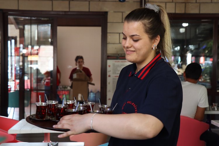 Kocaeli İzmit'te 'Gülümse Kafe' vatandaşların yüzünü güldürdü -