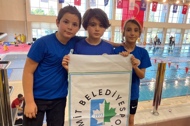 Kocaeli İzmit'te 'Yüzme Bilmeyen Kalmasın'da 6 madalya -