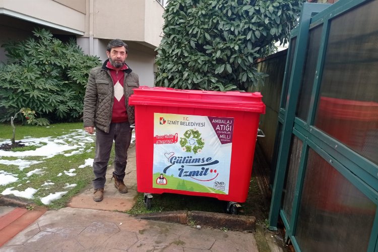 Kocaeli İzmit Belediyesi geri dönüşüme teşvik etmeye devam ediyor -