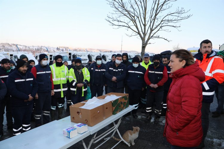 Kocaeli İzmit'te Hürriyet, temizlik işçileriyle bir araya geldi -