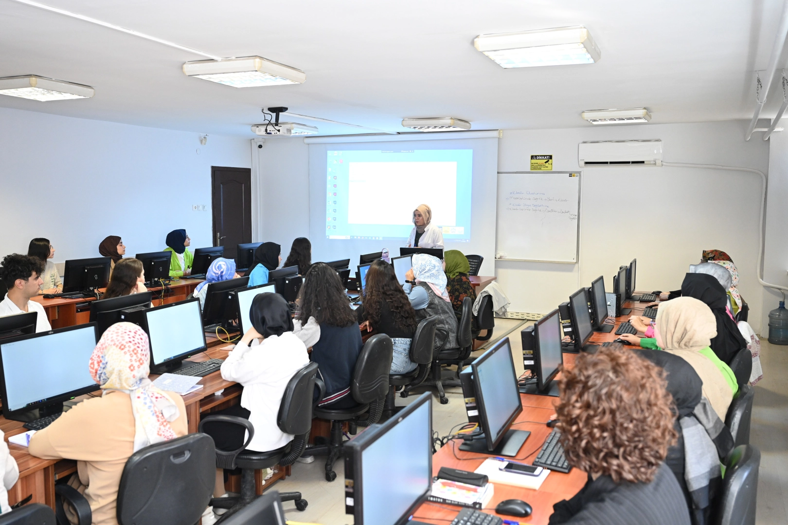 KOMEK yeni döneme 63 bin kursiyerle başladı -