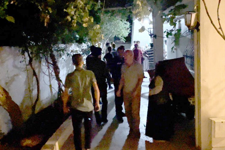 Komşuların kavgasında silahlar çekildi -