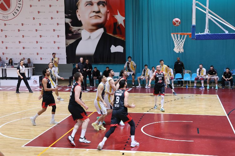 Konya basketbolda finale yürüyor -