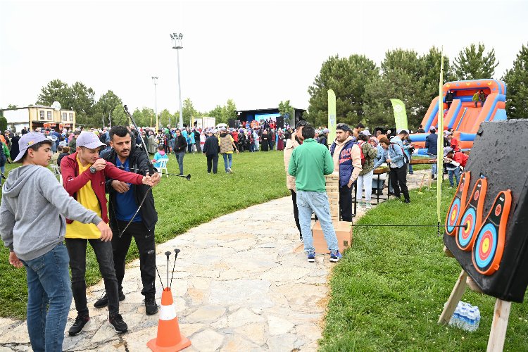 Konya'da 'engelsiz' bahar şenliği -