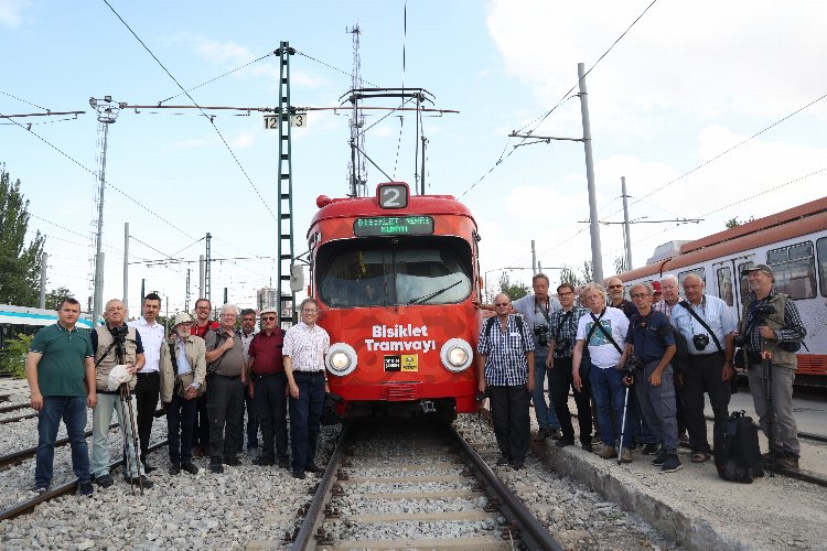 Konya'nın bisiklet tramvayı ilgi gördü -