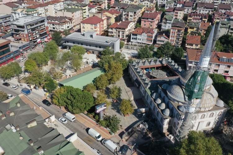 Körfez Yarımca Meydanı gün yüzüne çıkıyor -