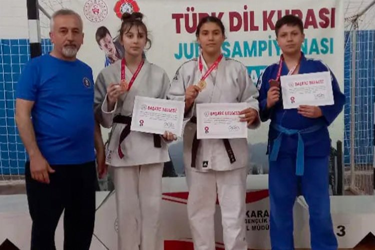 Kütahya Belediyespor madalyaya doymuyor -