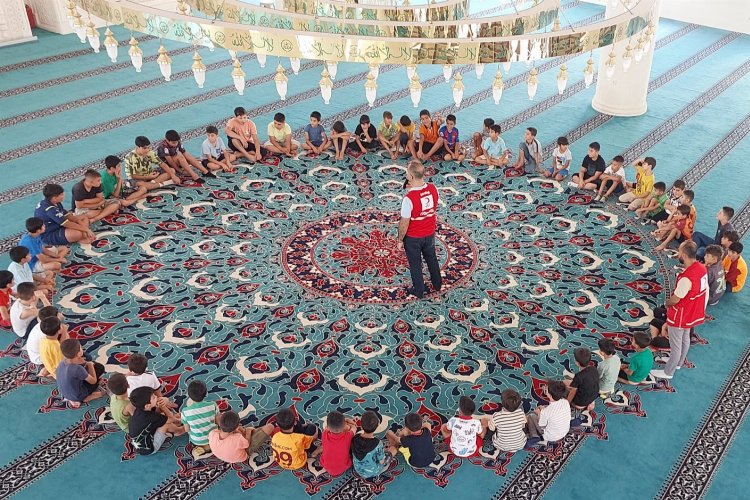 Kızılay Mardin Artuklu'dan Kur’an öğrencilerine ziyaret -