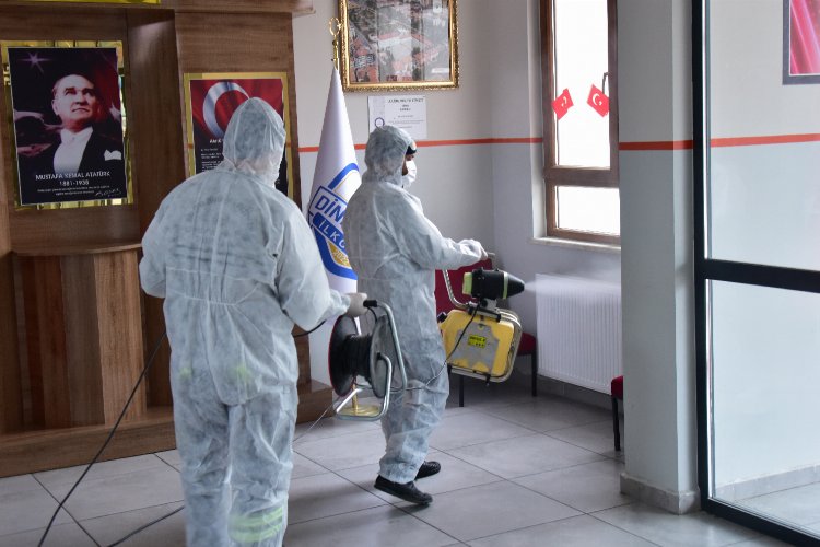 Malatya Büyükşehir okulları ilaçlıyor -