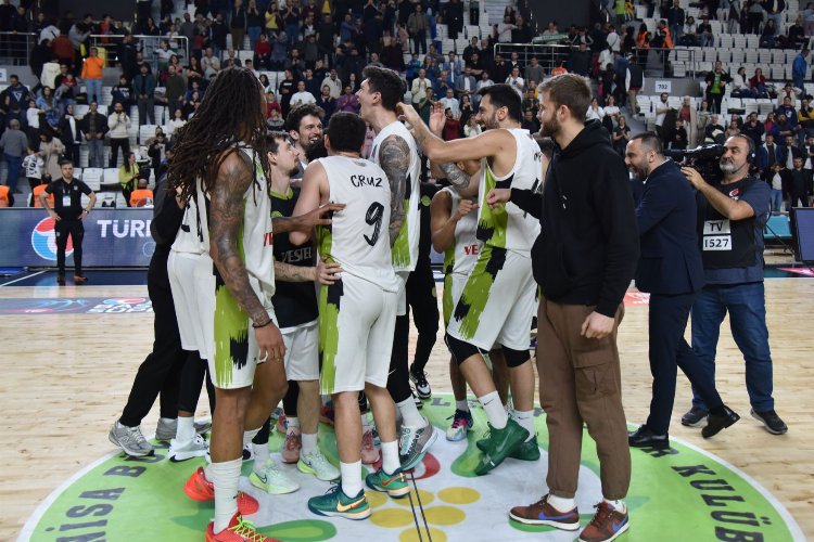 Manisa BBSK yerini koruyor -