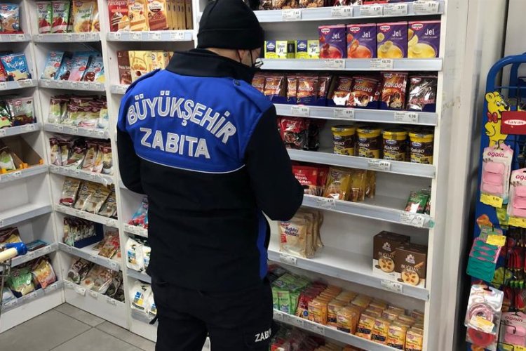 Manisa Büyükşehir’in Zabıta Ekipleri etiketleri denetledi -