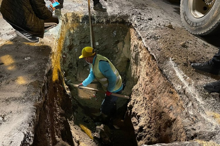 Manisa'da ekipler günün ilk ışıklarına kadar çalıştı -