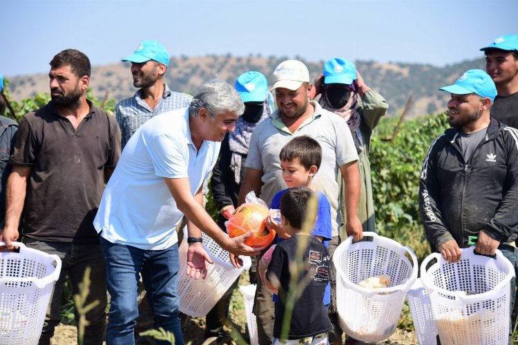 Manisa'dan Ahmetli'deki işçilere hediye -