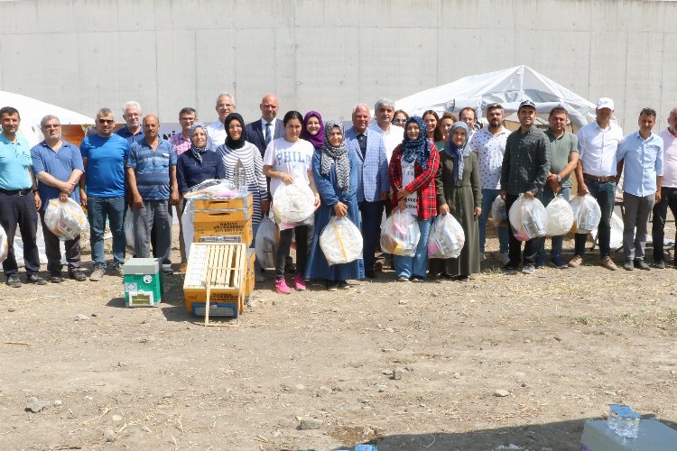 Manisa Soma'da arıcılığı geliştiriyor -