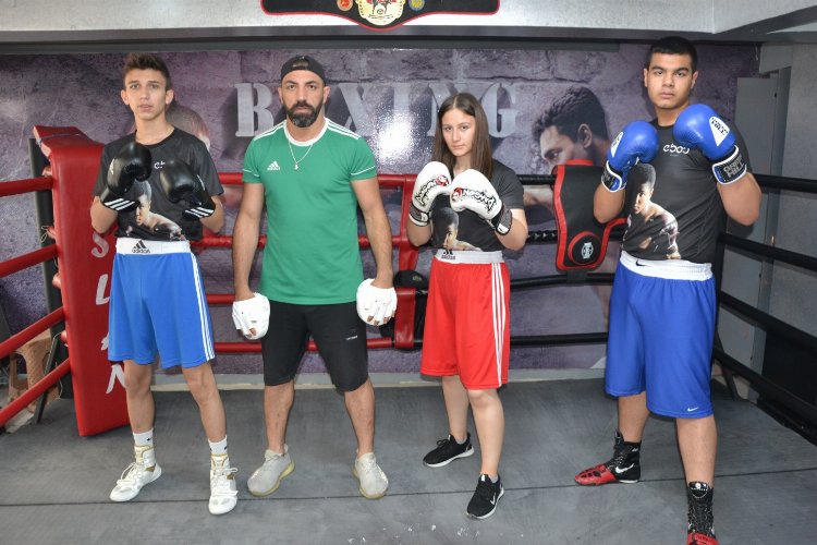Manisa'ya 3 madalya -