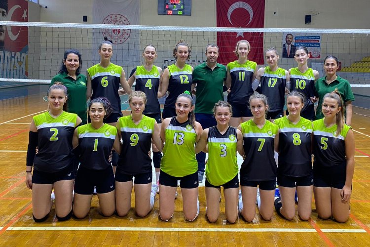 Manisalı genç kızlar fileye galibiyetle başladı -