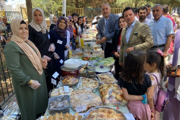 Mardin'de ihtiyaç sahibi çocuklar yararına düzenlenen kermes amacına ulaştı -