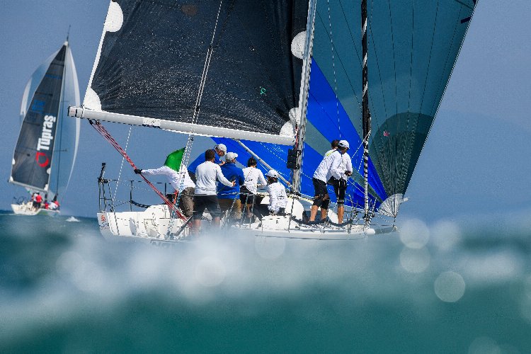 Marmara'da uçtan uca geçen heyecan dolu yarış -