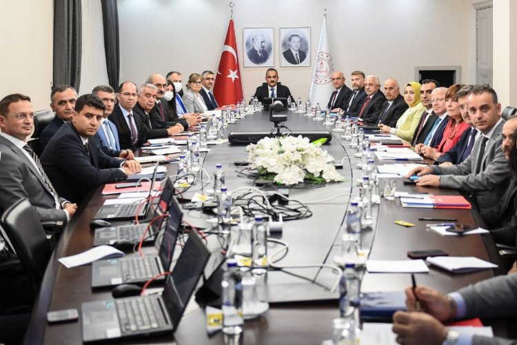 MEB: Temel eğitimin dev projesi ay sonunda tamamlanacak -