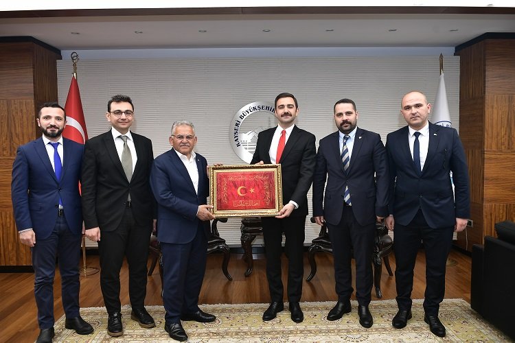 Memduh Büyükkılıç'a STK'lardan ziyaret -