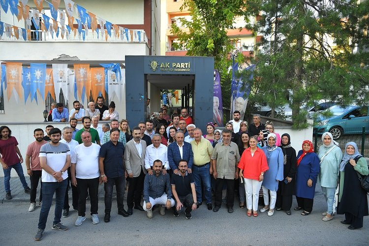 Memduh Büyükkılıç'tan AK Parti Talas'a ziyaret -
