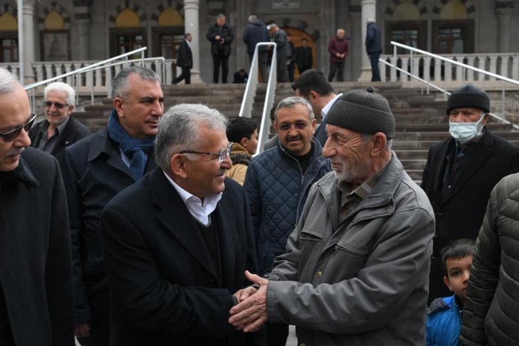 Memduh Büyükkılıç'tan ilçelere hizmet yağmuru -