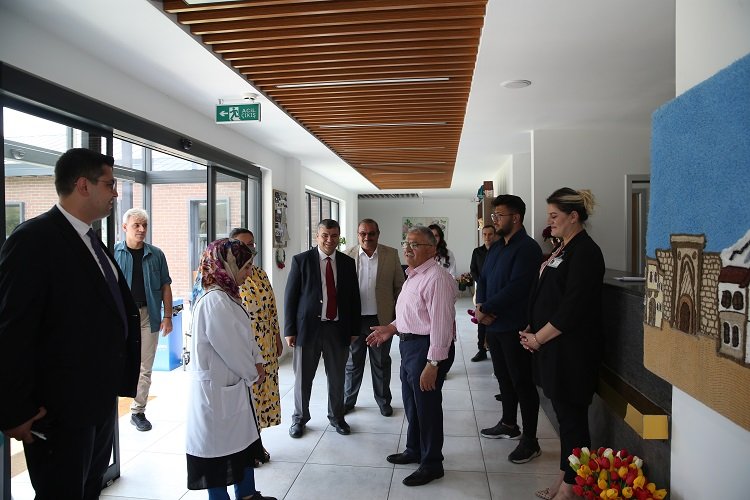 Memduh Büyükkılıç'tan 'Ulu Çınar'lara ziyaret -