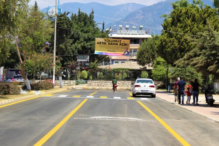 Mersin caddeleri asfaltlanıyor -