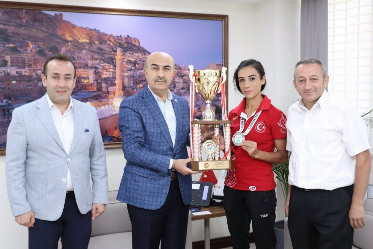 Milli atlet Fatma Arık’tan Mardin Valisi Demirtaş'a ziyaret -