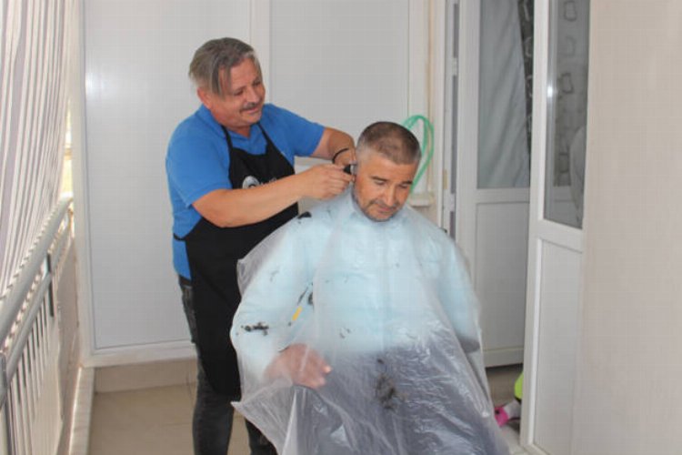 Mobil kuaför tırı yaylalarda -