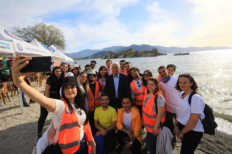 Muğla Büyükşehir'den üniversite öğrencilerine destek -