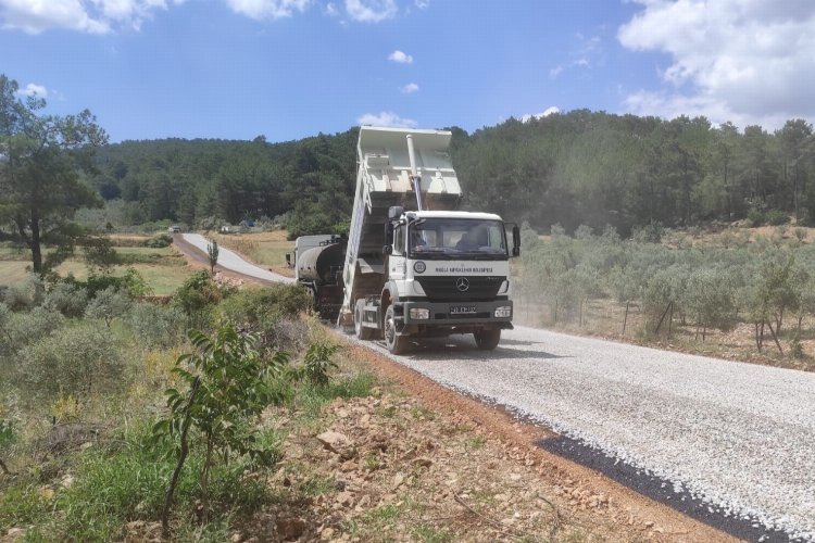 Muğla'da kırsal mahalle yolları yenileniyor -