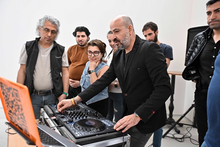Muratpaşa Belediyesinin DJ’lik kursuna yoğun ilgi -