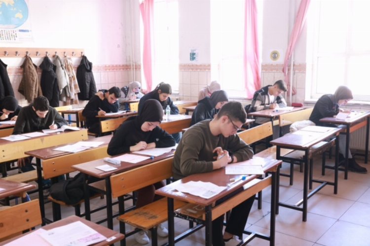 Nevşehir Belediyesi Ödüllü TYT ve AYT Deneme Sınavları tamamlandı -