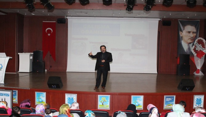 Öğrenci ve Ailelerine Sınav Kaygısı Semineri