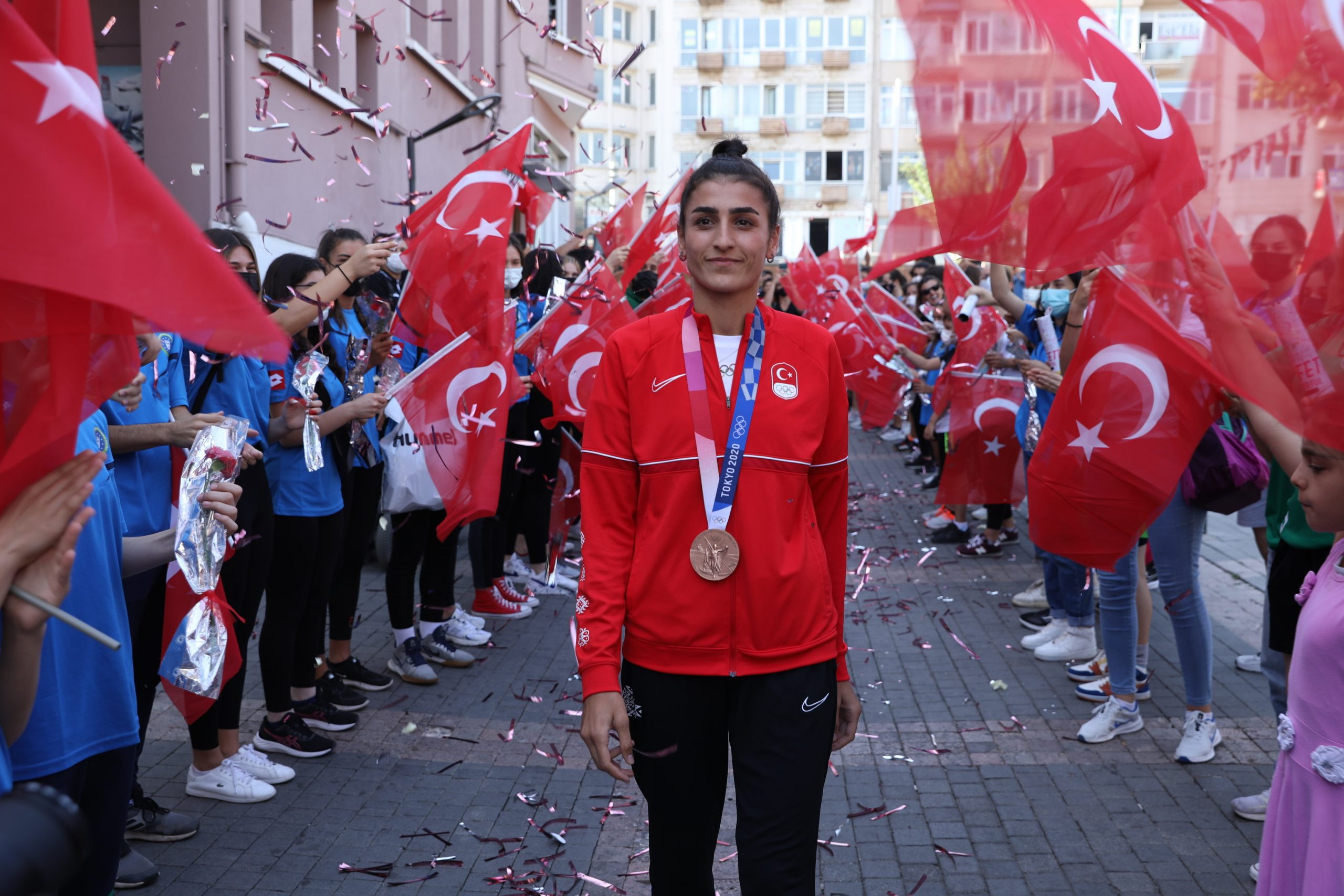 Olimpiyatlarda tarih yazan İlgün Bursa’da da coşkuyla karşılandı