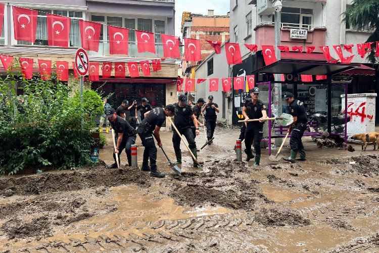 Ordu'yu sağanak vurdu! Seferberlik dört koldan sürüyor -