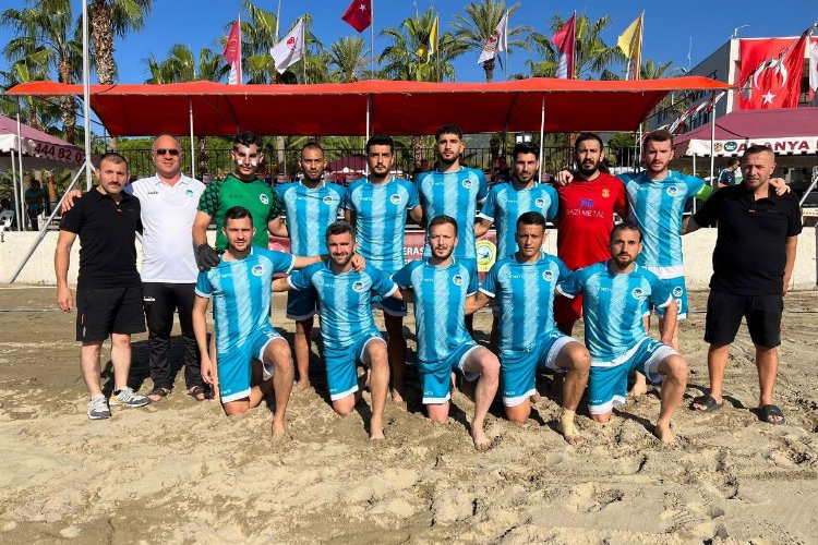 Plaj futbolunda ilk galibiyet Sakarya'nın -