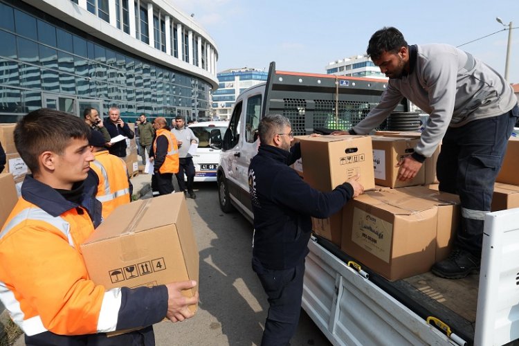 Ramazan erzak konvoyu Gebze'den dualarla uğurlandı -