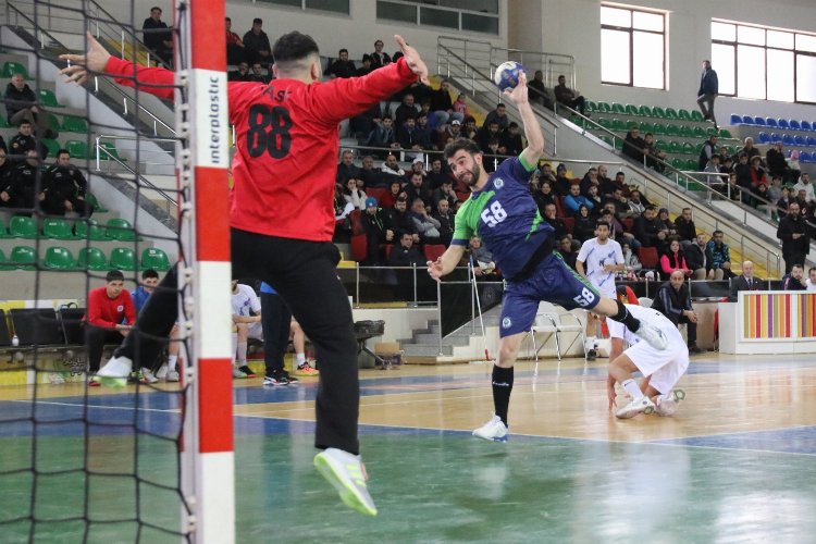 Rize Belediyespor evinde lideri devirdi! -