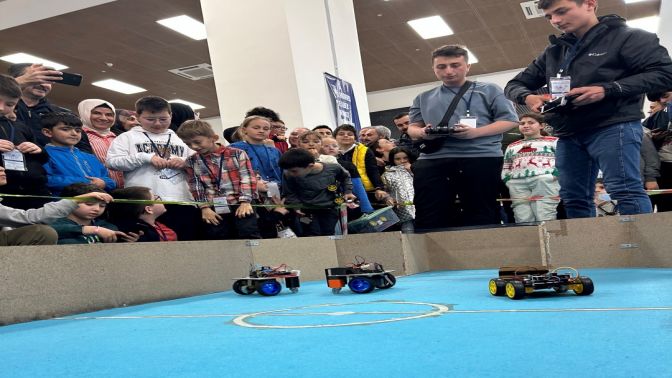 Robotlar GTÜ’de yarıştı