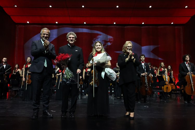 Sabancı Topluluğu 100. yılı filarmoni ile kutladı