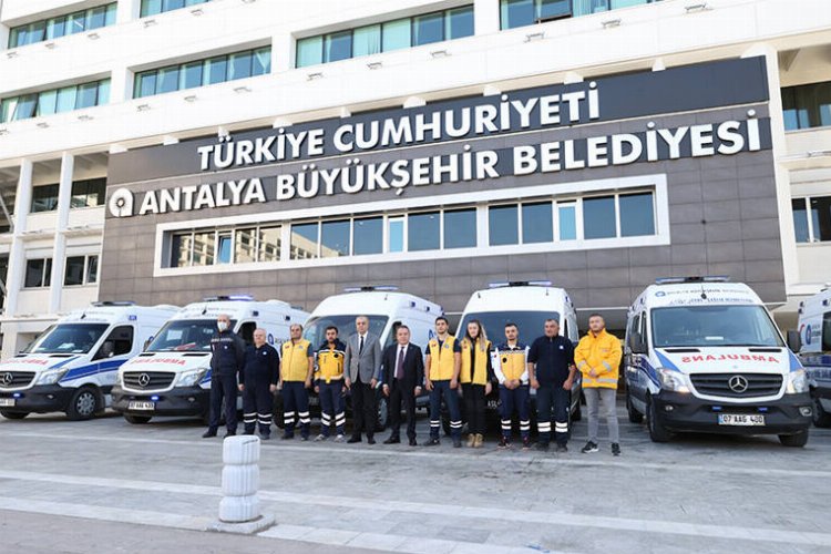 Sağlık ordusuna iki yeni ambulans -