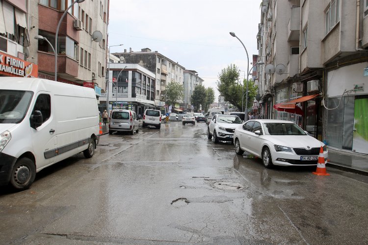 Sakarya'da Çeşme Meydanı Caddesi asfalta kavuşacak -