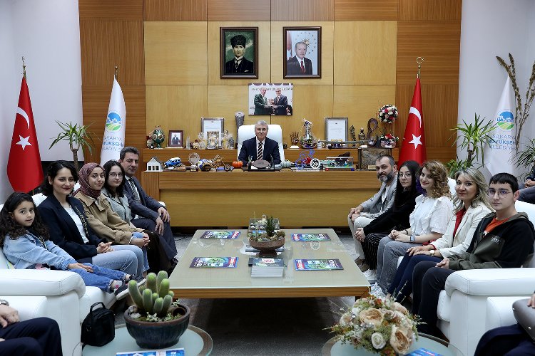 Sakarya'da yetenekli öğrenciler ödüllerini aldı -