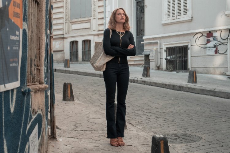 Serenay Sarıkaya'nın yeni dizisinin fragmanı yayınlandı -